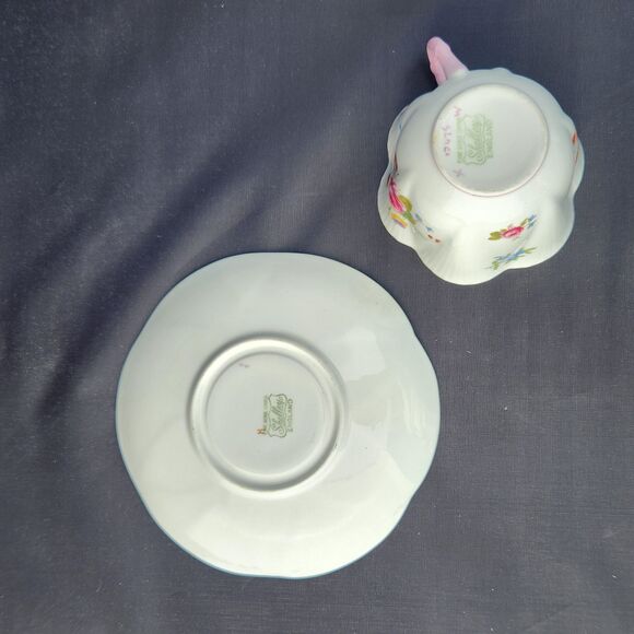 Rose & Red Daisy Pattern Tea Cup Dainty Shelley Bone China Spring Flowers June - Picture 5 of 8